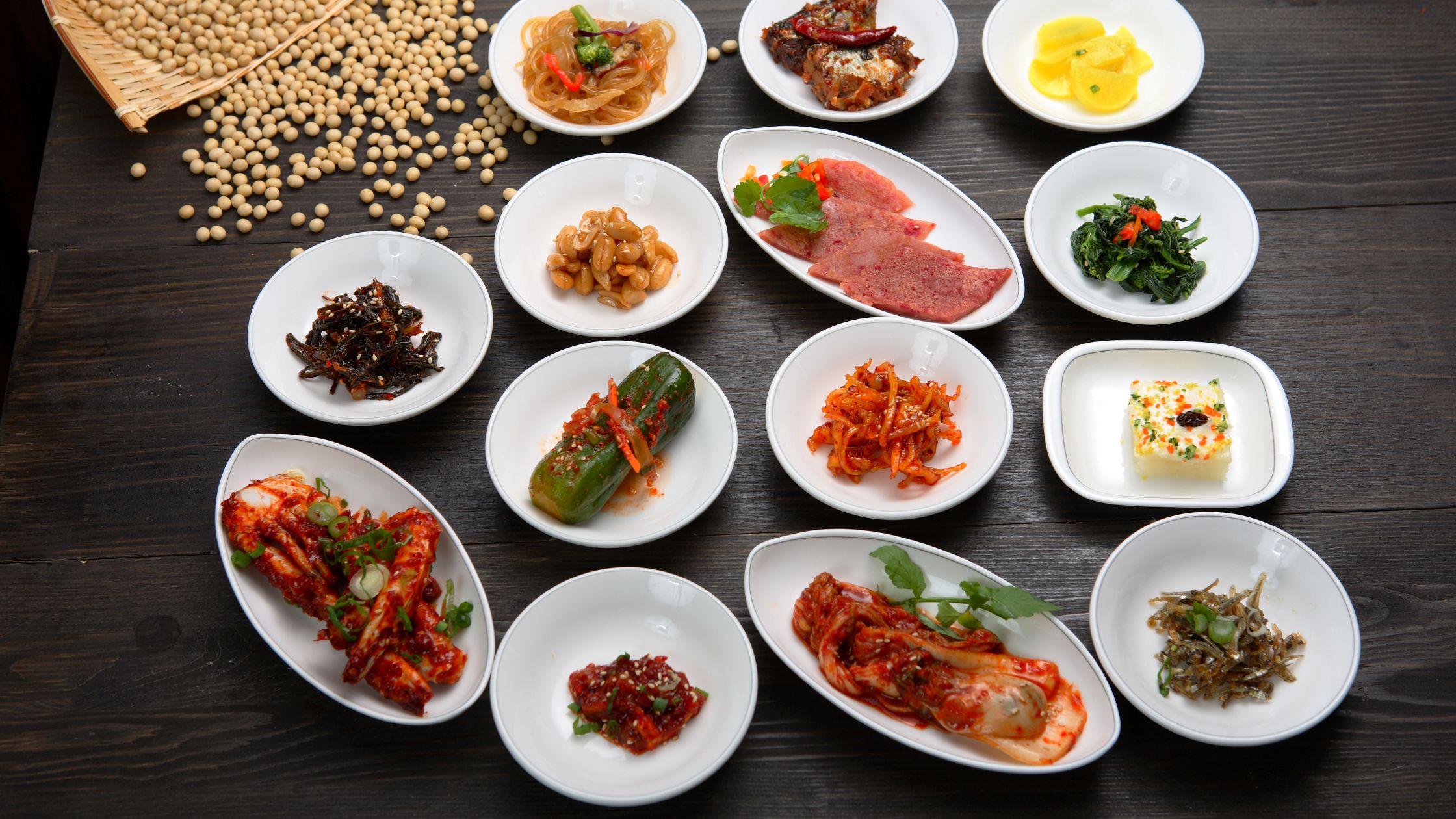 Wat is Banchan? Een uitleg AllesOverKorea.nl